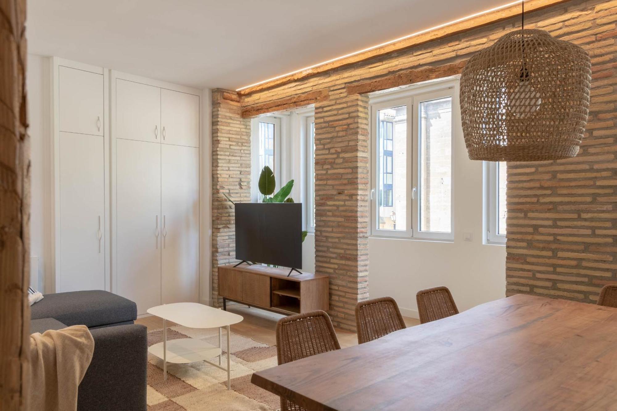 Daniela'S Lovely Apartment Aire Y Wifi By Apartamentos لوغرونيو المظهر الخارجي الصورة